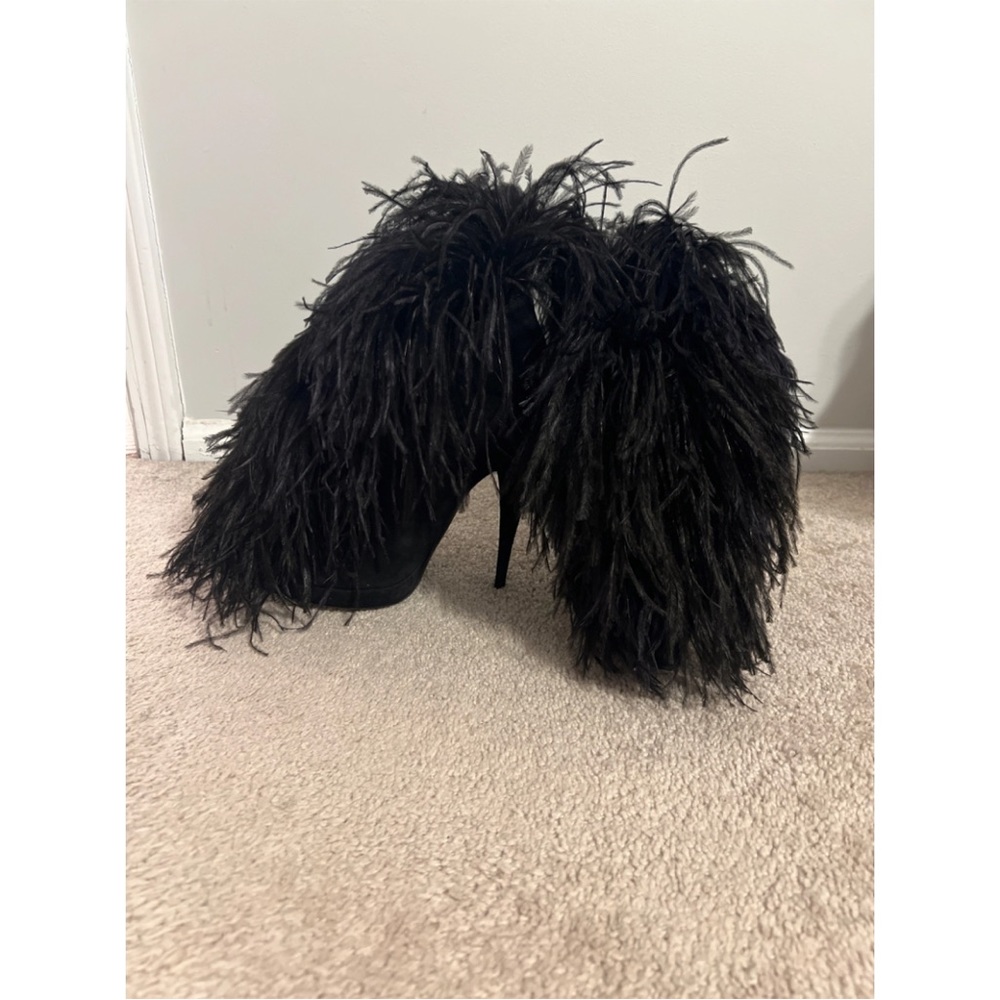 Saint Laurent Nikki suede feather boots 39